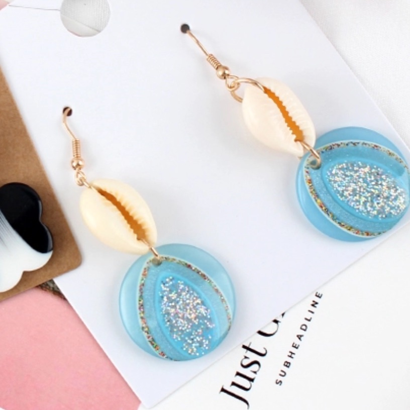 Stunning Golden Ocean Earrings With Sea Shells